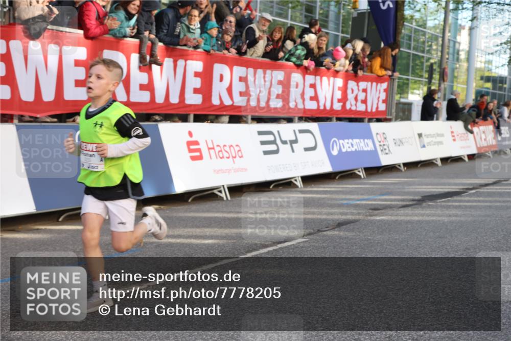 25.04.2025 - Das Zehntel Lena Gebhardt http://msf.ph/oto/7778205 26.04.2025 08:50:38 Ziel 1283, 1458, 1473, 1476, 1884, 2098, 2103, 2166, 2208, 2349, 2397, 2492, 2517, 2655, 2728, 2800, 2849, 2852, 2855, 2874, 2903, 2920, 3210, 3214, 3233, 3445, 3485, 3520, 3527, 3528, 3774, 3812, 3849, 3872 meine-sportfotos.de