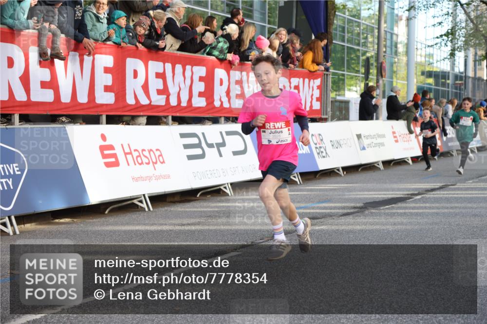 25.04.2025 - Das Zehntel Lena Gebhardt http://msf.ph/oto/7778354 26.04.2025 08:50:43 Ziel 1283, 1458, 1473, 1476, 1884, 2098, 2103, 2156, 2166, 2208, 2349, 2397, 2492, 2517, 2800, 2849, 2852, 2855, 2874, 2903, 2920, 2935, 3210, 3214, 3233, 3445, 3485, 3520, 3527, 3528, 3774, 3812, 3849, 3872 meine-sportfotos.de