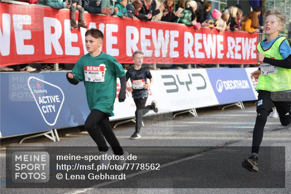 25.04.2025 - Das Zehntel Lena Gebhardt http://msf.ph/oto/7778562 26.04.2025 08:50:46 Ziel 1283, 1458, 1473, 1476, 1884, 2098, 2103, 2156, 2166, 2321, 2349, 2397, 2492, 2517, 2643, 2711, 2731, 2800, 2840, 2849, 2852, 2855, 2874, 2903, 2920, 2935, 3210, 3214, 3233, 3445, 3520, 3527, 3528, 3774, 3812, 3849, 3872 meine-sportfotos.de