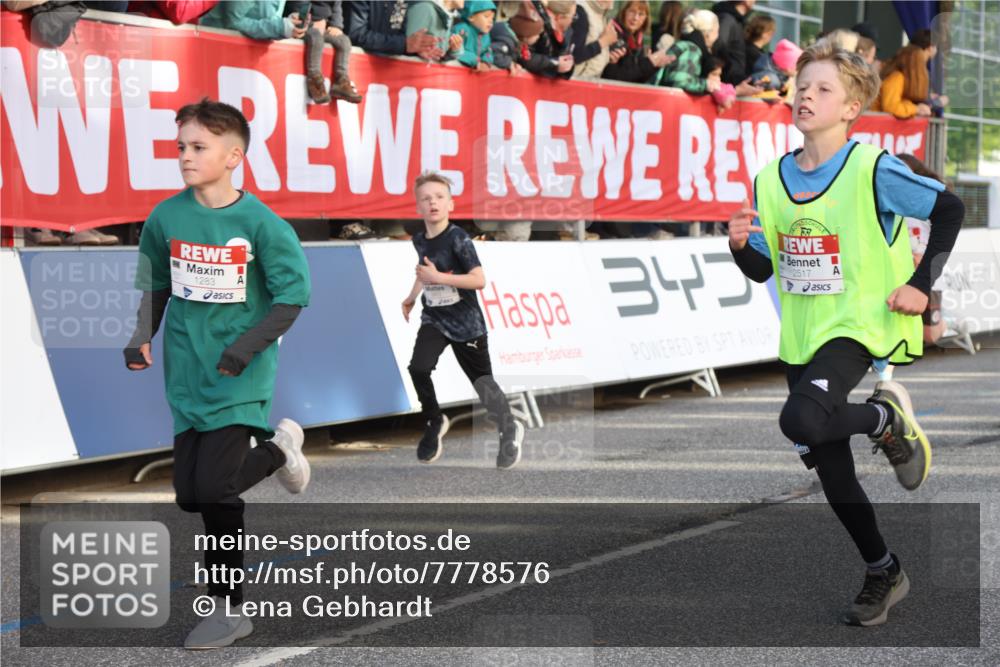 25.04.2025 - Das Zehntel Lena Gebhardt http://msf.ph/oto/7778576 26.04.2025 08:50:46 Ziel 1283, 1458, 1473, 1476, 1884, 2098, 2103, 2156, 2166, 2321, 2349, 2397, 2492, 2517, 2643, 2711, 2731, 2800, 2840, 2849, 2852, 2855, 2874, 2903, 2920, 2935, 3210, 3214, 3233, 3445, 3520, 3527, 3528, 3774, 3812, 3849, 3872 meine-sportfotos.de
