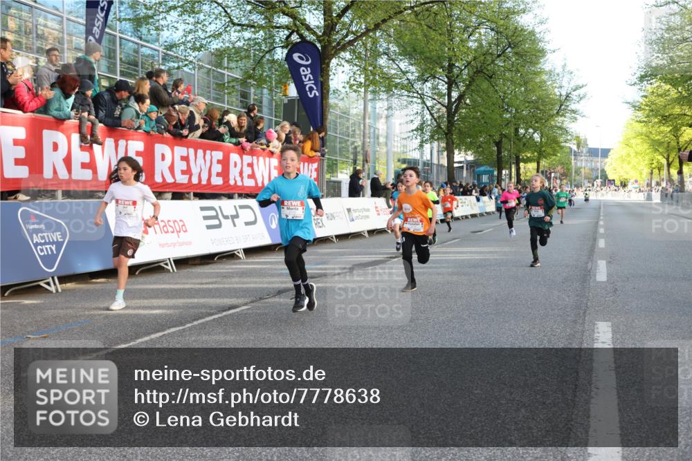 25.04.2025 - Das Zehntel Lena Gebhardt http://msf.ph/oto/7778638 26.04.2025 08:50:47 Ziel 1283, 1458, 1473, 1476, 1884, 2098, 2103, 2156, 2166, 2321, 2349, 2397, 2492, 2517, 2643, 2711, 2731, 2800, 2840, 2849, 2852, 2855, 2903, 2920, 2935, 3210, 3214, 3233, 3445, 3520, 3527, 3528, 3774, 3812, 3849, 3872 meine-sportfotos.de