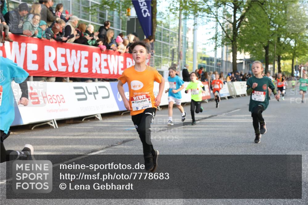 25.04.2025 - Das Zehntel Lena Gebhardt http://msf.ph/oto/7778683 26.04.2025 08:50:47 Ziel 1283, 1458, 1473, 1476, 1884, 2098, 2103, 2156, 2166, 2321, 2349, 2397, 2492, 2517, 2643, 2711, 2731, 2800, 2840, 2849, 2852, 2855, 2903, 2920, 2935, 3210, 3214, 3233, 3445, 3520, 3527, 3528, 3774, 3812, 3849, 3872 meine-sportfotos.de