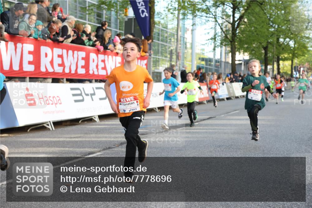 25.04.2025 - Das Zehntel Lena Gebhardt http://msf.ph/oto/7778696 26.04.2025 08:50:47 Ziel 1283, 1458, 1473, 1476, 1884, 2098, 2103, 2156, 2166, 2321, 2349, 2397, 2492, 2517, 2643, 2711, 2731, 2800, 2840, 2849, 2852, 2855, 2903, 2920, 2935, 3210, 3214, 3233, 3445, 3520, 3527, 3528, 3774, 3812, 3849, 3872 meine-sportfotos.de