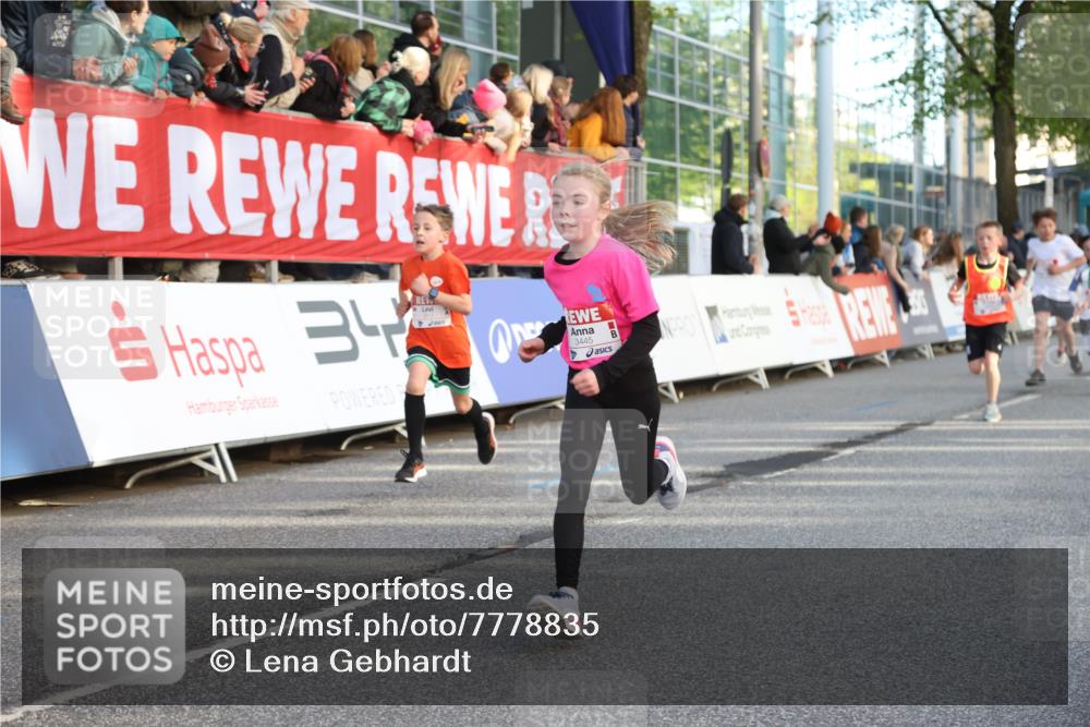 25.04.2025 - Das Zehntel Lena Gebhardt http://msf.ph/oto/7778835 26.04.2025 08:50:50 Ziel 1283, 1458, 1473, 1476, 1884, 2098, 2103, 2156, 2166, 2321, 2325, 2397, 2492, 2517, 2643, 2711, 2731, 2800, 2840, 2849, 2852, 2855, 2903, 2920, 2935, 3210, 3214, 3445, 3520, 3528, 3774, 3782, 3812, 3849, 3872 meine-sportfotos.de