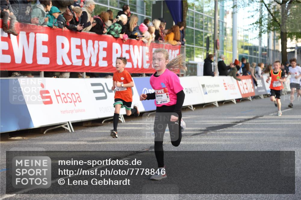 25.04.2025 - Das Zehntel Lena Gebhardt http://msf.ph/oto/7778846 26.04.2025 08:50:50 Ziel 1283, 1458, 1473, 1476, 1884, 2098, 2103, 2156, 2166, 2321, 2325, 2397, 2492, 2517, 2643, 2711, 2731, 2800, 2840, 2849, 2852, 2855, 2903, 2920, 2935, 3210, 3214, 3445, 3520, 3528, 3774, 3782, 3812, 3849, 3872 meine-sportfotos.de