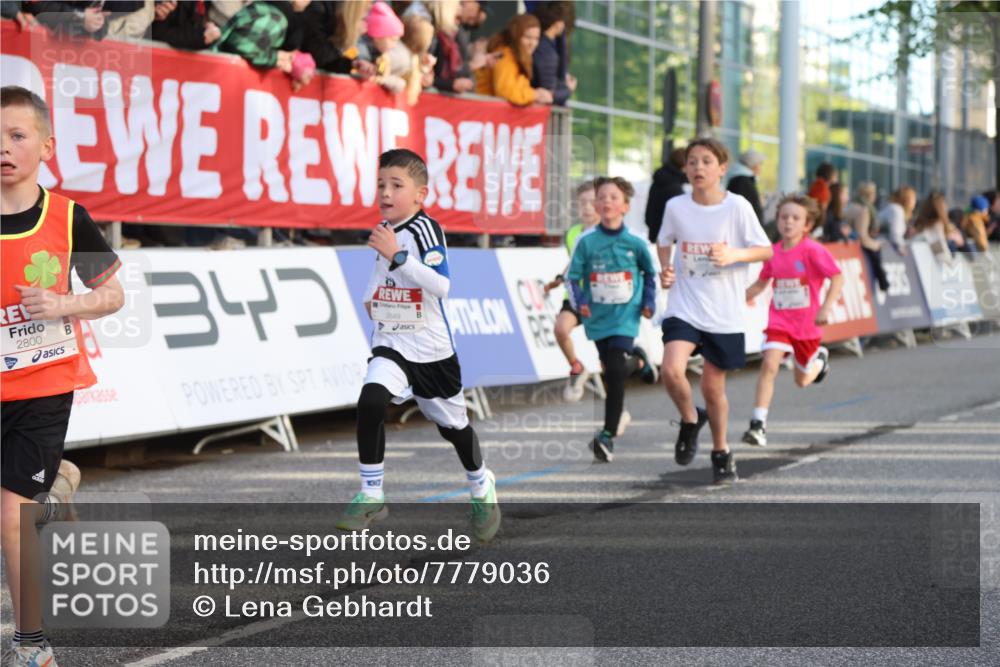 25.04.2025 - Das Zehntel Lena Gebhardt http://msf.ph/oto/7779036 26.04.2025 08:50:52 Ziel 1114, 1458, 1473, 1476, 1884, 2098, 2103, 2156, 2166, 2321, 2325, 2397, 2492, 2517, 2643, 2711, 2731, 2800, 2840, 2849, 2852, 2855, 2903, 2920, 2935, 3210, 3214, 3445, 3520, 3528, 3774, 3782, 3812, 3849, 3872 meine-sportfotos.de