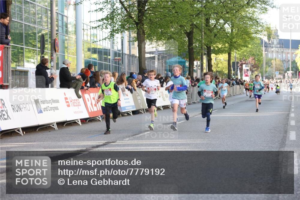 25.04.2025 - Das Zehntel Lena Gebhardt http://msf.ph/oto/7779192 26.04.2025 08:50:58 Ziel 1114, 1458, 1473, 1476, 1484, 1748, 1884, 2098, 2103, 2156, 2166, 2321, 2325, 2392, 2474, 2492, 2643, 2709, 2711, 2731, 2734, 2778, 2800, 2840, 2852, 2855, 2903, 2920, 2935, 3210, 3214, 3445, 3520, 3782, 3812, 3849, 3865, 3872 meine-sportfotos.de