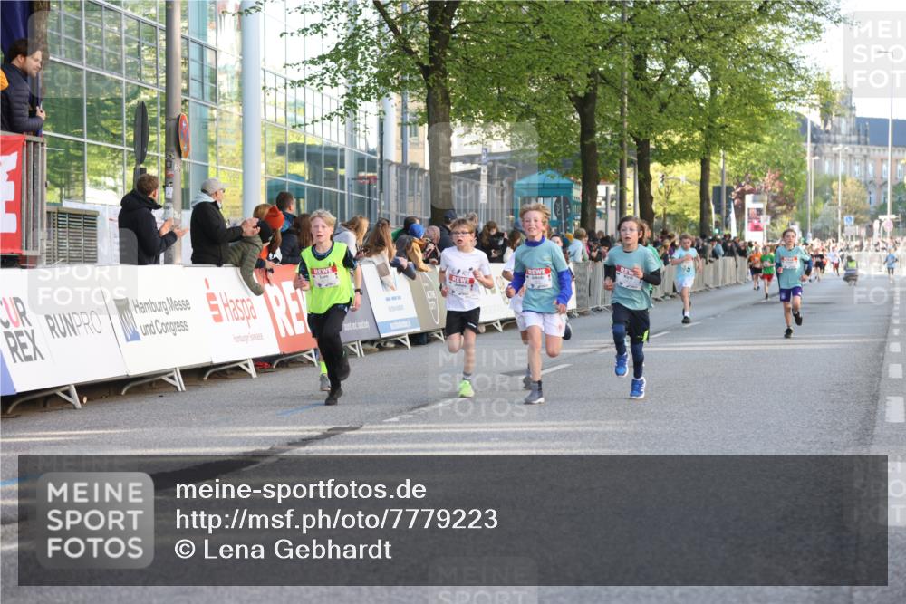 25.04.2025 - Das Zehntel Lena Gebhardt http://msf.ph/oto/7779223 26.04.2025 08:50:58 Ziel 1114, 1458, 1473, 1476, 1484, 1748, 1884, 2098, 2103, 2156, 2166, 2321, 2325, 2392, 2474, 2492, 2643, 2709, 2711, 2731, 2734, 2778, 2800, 2840, 2852, 2855, 2903, 2920, 2935, 3210, 3214, 3445, 3520, 3782, 3812, 3849, 3865, 3872 meine-sportfotos.de