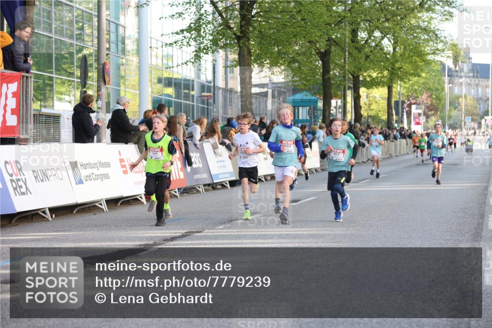 25.04.2025 - Das Zehntel Lena Gebhardt http://msf.ph/oto/7779239 26.04.2025 08:50:58 Ziel 1114, 1458, 1473, 1476, 1484, 1748, 1884, 2098, 2103, 2156, 2166, 2321, 2325, 2392, 2474, 2492, 2643, 2709, 2711, 2731, 2734, 2778, 2800, 2840, 2852, 2855, 2903, 2920, 2935, 3210, 3214, 3445, 3520, 3782, 3812, 3849, 3865, 3872 meine-sportfotos.de