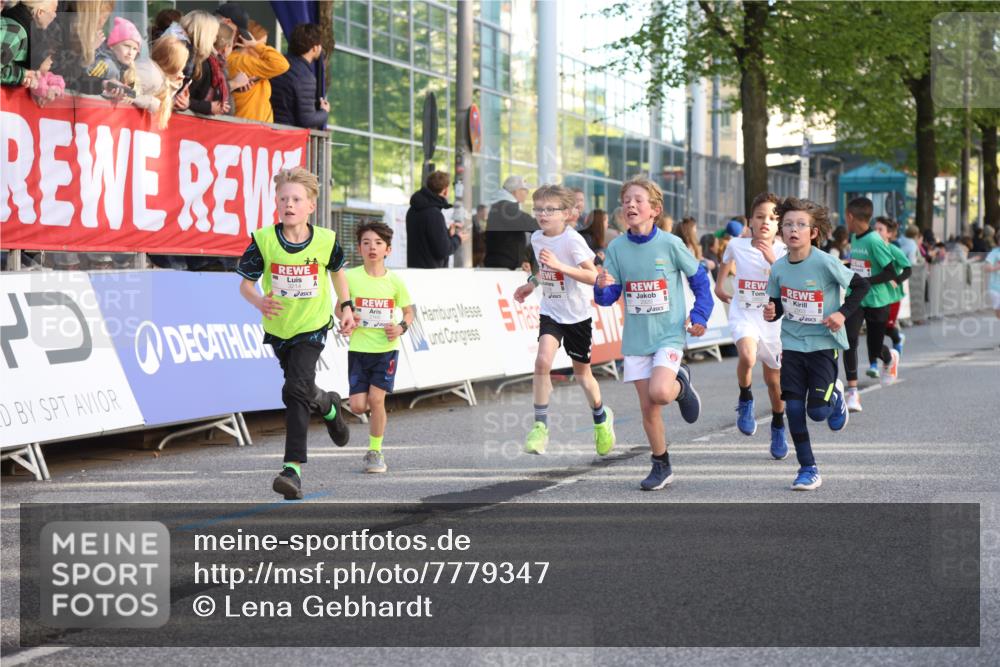 25.04.2025 - Das Zehntel Lena Gebhardt http://msf.ph/oto/7779347 26.04.2025 08:50:59 Ziel 1114, 1473, 1476, 1484, 1748, 1884, 2098, 2103, 2156, 2166, 2321, 2325, 2392, 2474, 2492, 2643, 2709, 2711, 2731, 2734, 2778, 2800, 2840, 2852, 2855, 2903, 2920, 2935, 3210, 3214, 3231, 3445, 3520, 3782, 3812, 3849, 3865, 3872 meine-sportfotos.de