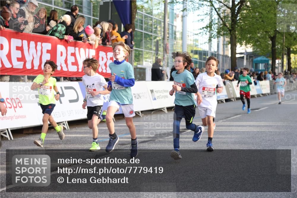 25.04.2025 - Das Zehntel Lena Gebhardt http://msf.ph/oto/7779419 26.04.2025 08:51:00 Ziel 1087, 1114, 1473, 1476, 1484, 1748, 1884, 2098, 2103, 2156, 2166, 2321, 2325, 2392, 2474, 2492, 2643, 2709, 2711, 2718, 2731, 2734, 2778, 2800, 2827, 2840, 2852, 2855, 2903, 2920, 2935, 3210, 3214, 3231, 3445, 3520, 3782, 3812, 3849, 3865, 3872 meine-sportfotos.de
