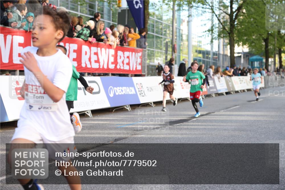 25.04.2025 - Das Zehntel Lena Gebhardt http://msf.ph/oto/7779502 26.04.2025 08:51:02 Ziel 1080, 1087, 1114, 1473, 1476, 1484, 1748, 2156, 2166, 2321, 2325, 2356, 2392, 2474, 2643, 2709, 2711, 2718, 2731, 2734, 2778, 2800, 2827, 2832, 2840, 2852, 2855, 2903, 2920, 2935, 3040, 3210, 3214, 3231, 3445, 3520, 3782, 3812, 3865, 3872 meine-sportfotos.de