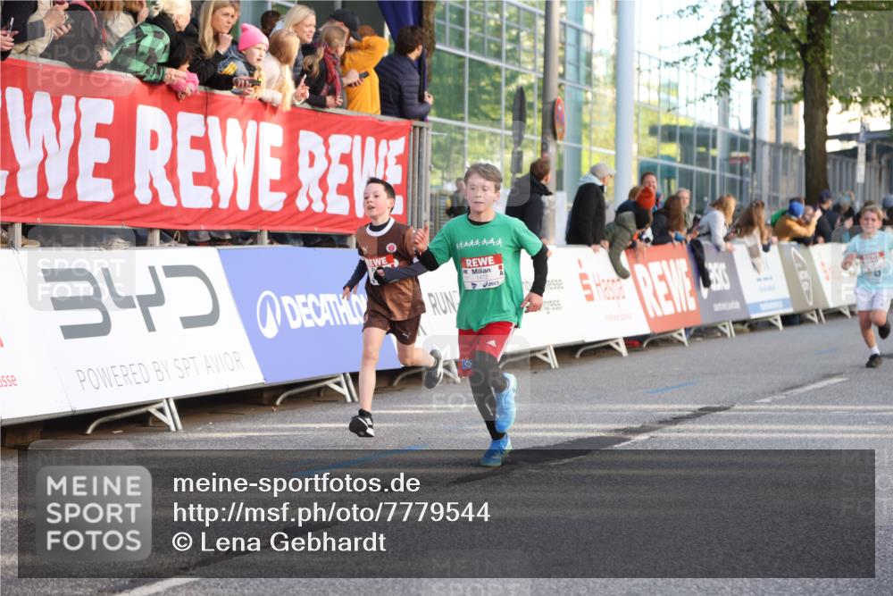 25.04.2025 - Das Zehntel Lena Gebhardt http://msf.ph/oto/7779544 26.04.2025 08:51:03 Ziel 1080, 1087, 1114, 1473, 1476, 1484, 1748, 2156, 2166, 2321, 2325, 2356, 2392, 2474, 2643, 2709, 2711, 2718, 2731, 2734, 2778, 2800, 2827, 2832, 2840, 2852, 2855, 2903, 2920, 2935, 3040, 3210, 3214, 3231, 3445, 3782, 3865 meine-sportfotos.de