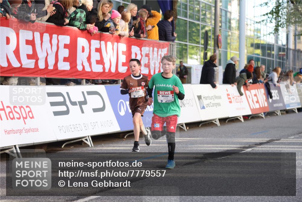 25.04.2025 - Das Zehntel Lena Gebhardt http://msf.ph/oto/7779557 26.04.2025 08:51:03 Ziel 1080, 1087, 1114, 1473, 1476, 1484, 1748, 2156, 2166, 2321, 2325, 2356, 2392, 2474, 2643, 2709, 2711, 2718, 2731, 2734, 2778, 2800, 2827, 2832, 2840, 2852, 2855, 2903, 2920, 2935, 3040, 3210, 3214, 3231, 3445, 3782, 3865 meine-sportfotos.de