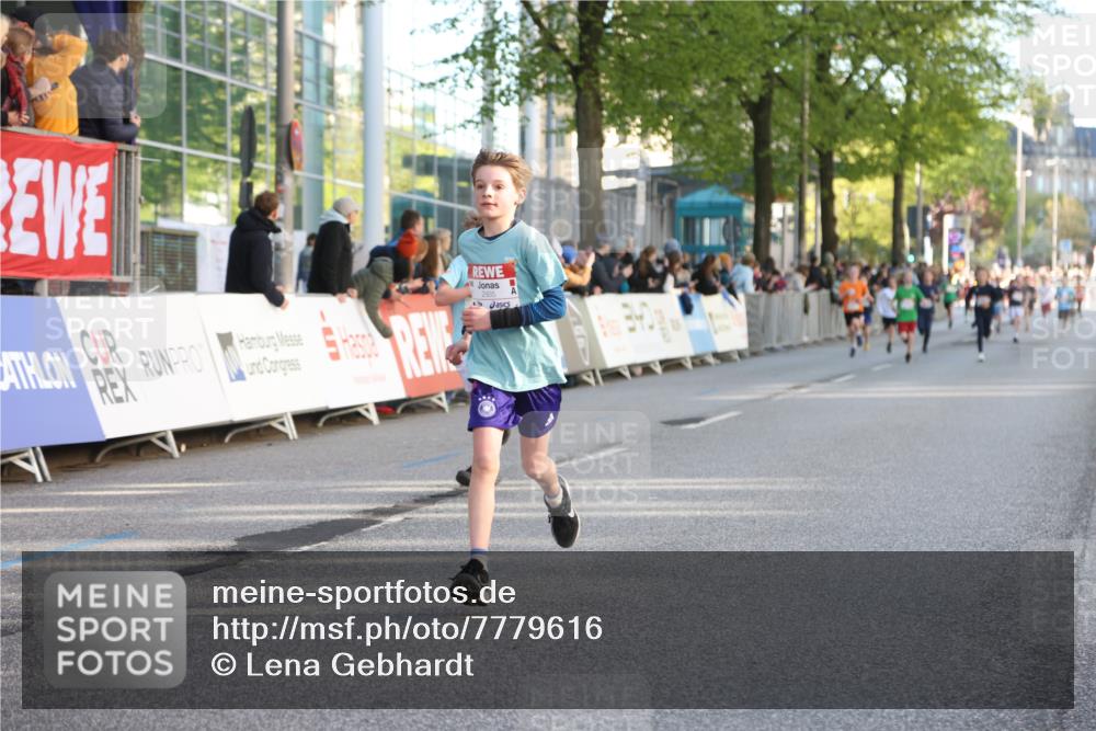 25.04.2025 - Das Zehntel Lena Gebhardt http://msf.ph/oto/7779616 26.04.2025 08:51:04 Ziel 1080, 1087, 1114, 1473, 1476, 1484, 1748, 2156, 2166, 2321, 2325, 2356, 2392, 2474, 2643, 2709, 2711, 2718, 2731, 2734, 2778, 2800, 2827, 2832, 2840, 2852, 2855, 2903, 2920, 2935, 3040, 3210, 3214, 3231, 3445, 3782, 3865 meine-sportfotos.de