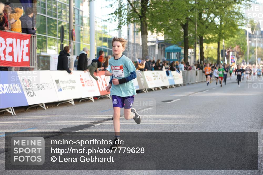 25.04.2025 - Das Zehntel Lena Gebhardt http://msf.ph/oto/7779628 26.04.2025 08:51:04 Ziel 1080, 1087, 1114, 1473, 1476, 1484, 1748, 2156, 2166, 2321, 2325, 2356, 2392, 2474, 2643, 2709, 2711, 2718, 2731, 2734, 2778, 2800, 2827, 2832, 2840, 2852, 2855, 2903, 2920, 2935, 3040, 3210, 3214, 3231, 3445, 3782, 3865 meine-sportfotos.de
