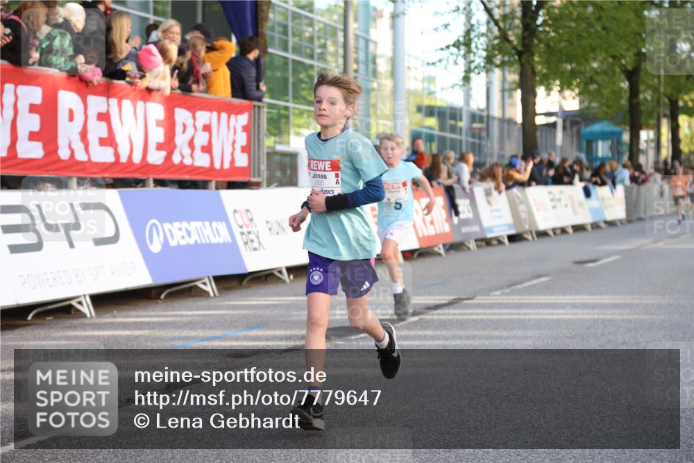 25.04.2025 - Das Zehntel Lena Gebhardt http://msf.ph/oto/7779647 26.04.2025 08:51:05 Ziel 1080, 1087, 1114, 1473, 1476, 1484, 1748, 2156, 2166, 2321, 2325, 2356, 2392, 2474, 2643, 2709, 2711, 2718, 2731, 2734, 2778, 2795, 2800, 2827, 2832, 2840, 2852, 2855, 2903, 2920, 2935, 3040, 3210, 3214, 3231, 3782, 3865 meine-sportfotos.de