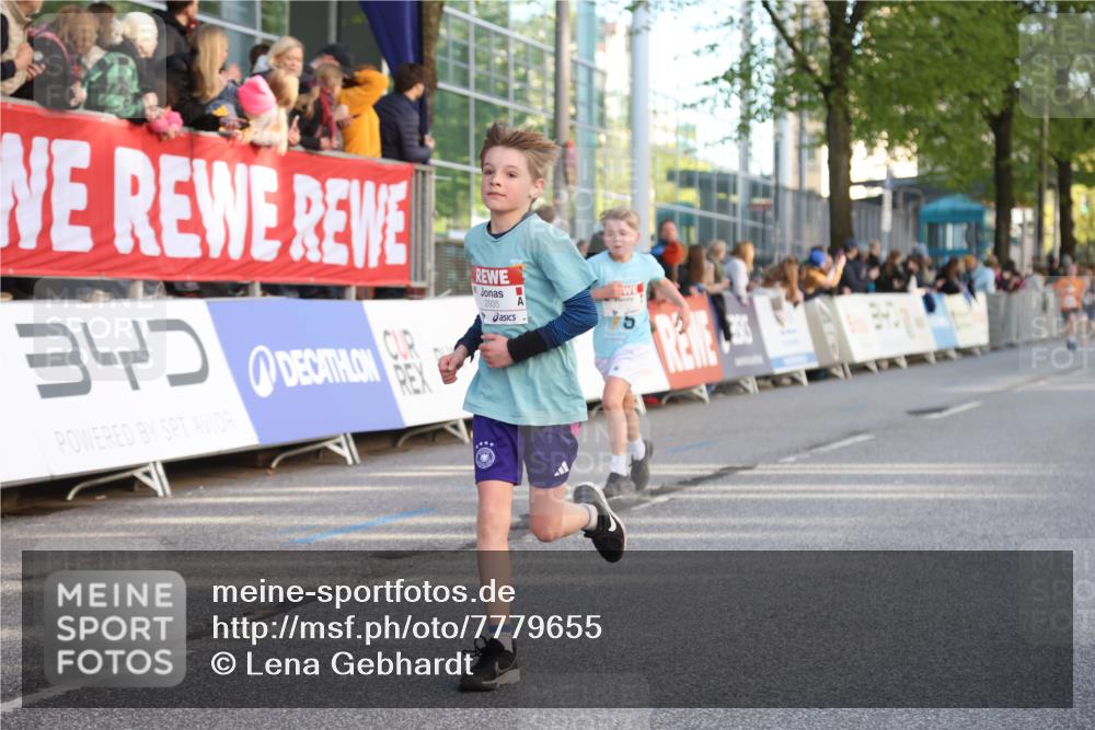 25.04.2025 - Das Zehntel Lena Gebhardt http://msf.ph/oto/7779655 26.04.2025 08:51:05 Ziel 1080, 1087, 1114, 1473, 1476, 1484, 1748, 2156, 2166, 2321, 2325, 2356, 2392, 2474, 2643, 2709, 2711, 2718, 2731, 2734, 2778, 2795, 2800, 2827, 2832, 2840, 2852, 2855, 2903, 2920, 2935, 3040, 3210, 3214, 3231, 3782, 3865 meine-sportfotos.de