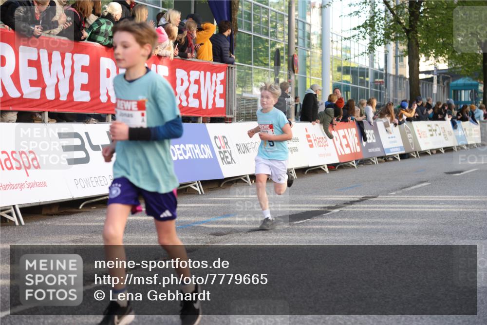 25.04.2025 - Das Zehntel Lena Gebhardt http://msf.ph/oto/7779665 26.04.2025 08:51:05 Ziel 1080, 1087, 1114, 1473, 1476, 1484, 1748, 2156, 2166, 2321, 2325, 2356, 2392, 2474, 2643, 2709, 2711, 2718, 2731, 2734, 2778, 2795, 2800, 2827, 2832, 2840, 2852, 2855, 2903, 2920, 2935, 3040, 3210, 3214, 3231, 3782, 3865 meine-sportfotos.de