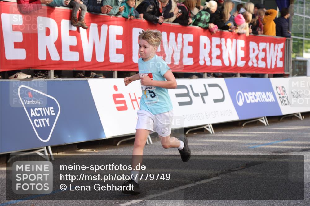 25.04.2025 - Das Zehntel Lena Gebhardt http://msf.ph/oto/7779749 26.04.2025 08:51:07 Ziel 1080, 1087, 1114, 1473, 1476, 1484, 1748, 1787, 2156, 2166, 2321, 2325, 2356, 2392, 2474, 2643, 2709, 2711, 2718, 2731, 2734, 2778, 2795, 2800, 2827, 2832, 2840, 2852, 2903, 2920, 2935, 3040, 3210, 3214, 3231, 3782, 3865 meine-sportfotos.de