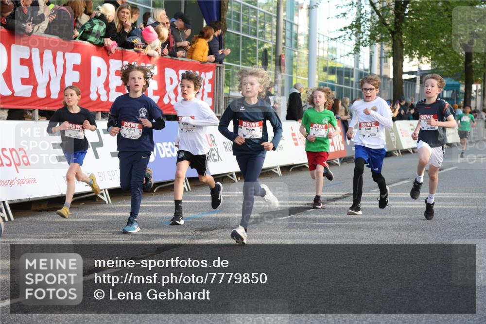 25.04.2025 - Das Zehntel Lena Gebhardt http://msf.ph/oto/7779850 26.04.2025 08:51:14 Ziel 1080, 1087, 1114, 1484, 1748, 1781, 1787, 1922, 2156, 2321, 2325, 2356, 2392, 2474, 2643, 2667, 2672, 2709, 2711, 2718, 2731, 2734, 2778, 2795, 2827, 2832, 2840, 2919, 2935, 3040, 3097, 3231, 3710, 3782, 3808, 3865 meine-sportfotos.de