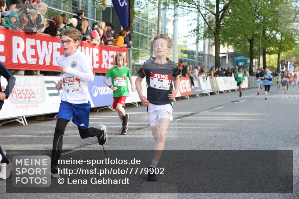 25.04.2025 - Das Zehntel Lena Gebhardt http://msf.ph/oto/7779902 26.04.2025 08:51:15 Ziel 1080, 1087, 1114, 1484, 1748, 1781, 1787, 1922, 2321, 2325, 2356, 2392, 2474, 2643, 2667, 2672, 2709, 2711, 2718, 2731, 2734, 2778, 2795, 2827, 2832, 2840, 2919, 2935, 3040, 3097, 3231, 3415, 3710, 3782, 3808, 3865 meine-sportfotos.de