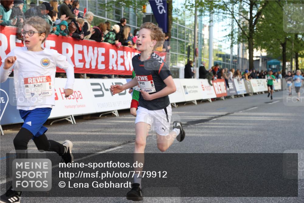 25.04.2025 - Das Zehntel Lena Gebhardt http://msf.ph/oto/7779912 26.04.2025 08:51:15 Ziel 1080, 1087, 1114, 1484, 1748, 1781, 1787, 1922, 2321, 2325, 2356, 2392, 2474, 2643, 2667, 2672, 2709, 2711, 2718, 2731, 2734, 2778, 2795, 2827, 2832, 2840, 2919, 2935, 3040, 3097, 3231, 3415, 3710, 3782, 3808, 3865 meine-sportfotos.de