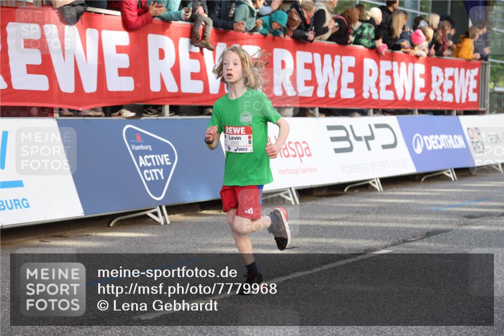 25.04.2025 - Das Zehntel Lena Gebhardt http://msf.ph/oto/7779968 26.04.2025 08:51:16 Ziel 1080, 1087, 1114, 1484, 1748, 1781, 1787, 1922, 2321, 2325, 2356, 2392, 2474, 2643, 2667, 2672, 2709, 2711, 2718, 2731, 2734, 2778, 2795, 2827, 2832, 2840, 2914, 2919, 2935, 3040, 3097, 3231, 3415, 3710, 3782, 3808, 3865 meine-sportfotos.de
