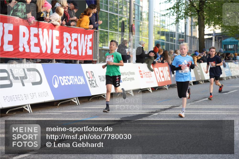 25.04.2025 - Das Zehntel Lena Gebhardt http://msf.ph/oto/7780030 26.04.2025 08:51:18 Ziel 1080, 1087, 1114, 1484, 1488, 1748, 1781, 1787, 1922, 2321, 2325, 2356, 2392, 2474, 2643, 2667, 2672, 2709, 2711, 2718, 2731, 2734, 2778, 2795, 2827, 2832, 2840, 2914, 2919, 3040, 3097, 3099, 3231, 3415, 3710, 3782, 3808, 3865 meine-sportfotos.de