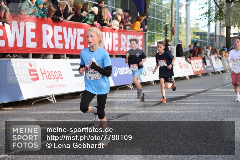 25.04.2025 - Das Zehntel Lena Gebhardt http://msf.ph/oto/7780109 26.04.2025 08:51:20 Ziel 1080, 1087, 1114, 1484, 1488, 1748, 1757, 1781, 1787, 1922, 2309, 2321, 2325, 2356, 2392, 2474, 2667, 2672, 2709, 2711, 2718, 2731, 2734, 2778, 2795, 2827, 2832, 2840, 2914, 2919, 3040, 3097, 3099, 3188, 3231, 3415, 3710, 3782, 3808, 3865 meine-sportfotos.de