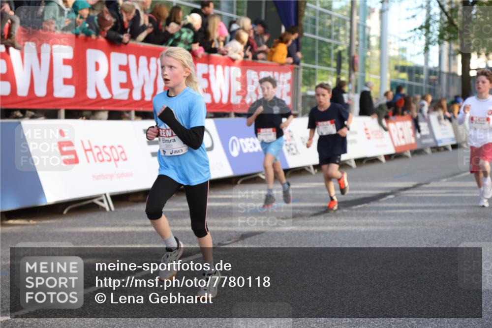 25.04.2025 - Das Zehntel Lena Gebhardt http://msf.ph/oto/7780118 26.04.2025 08:51:20 Ziel 1080, 1087, 1114, 1484, 1488, 1748, 1757, 1781, 1787, 1922, 2309, 2321, 2325, 2356, 2392, 2474, 2667, 2672, 2709, 2711, 2718, 2731, 2734, 2778, 2795, 2827, 2832, 2840, 2914, 2919, 3040, 3097, 3099, 3188, 3231, 3415, 3710, 3782, 3808, 3865 meine-sportfotos.de