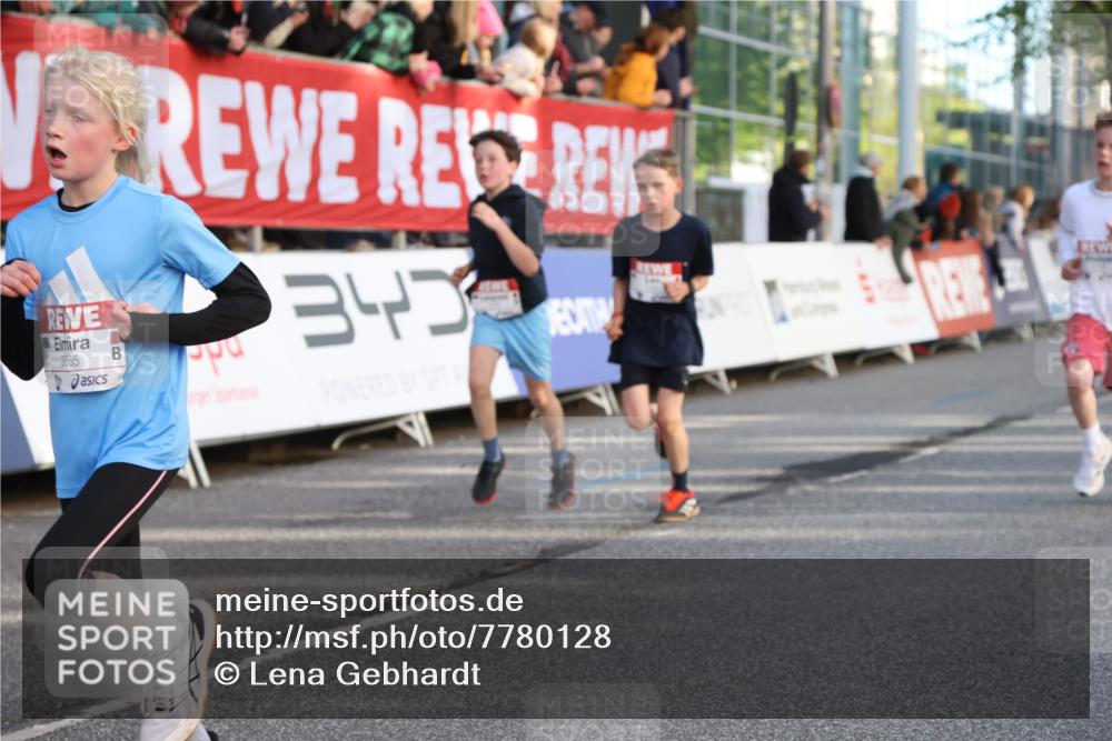 25.04.2025 - Das Zehntel Lena Gebhardt http://msf.ph/oto/7780128 26.04.2025 08:51:21 Ziel 1080, 1087, 1114, 1484, 1488, 1748, 1757, 1781, 1787, 1922, 2309, 2325, 2356, 2392, 2474, 2667, 2672, 2709, 2718, 2731, 2734, 2778, 2795, 2827, 2832, 2848, 2914, 2919, 3040, 3097, 3099, 3188, 3231, 3415, 3710, 3782, 3808, 3865, 3877 meine-sportfotos.de