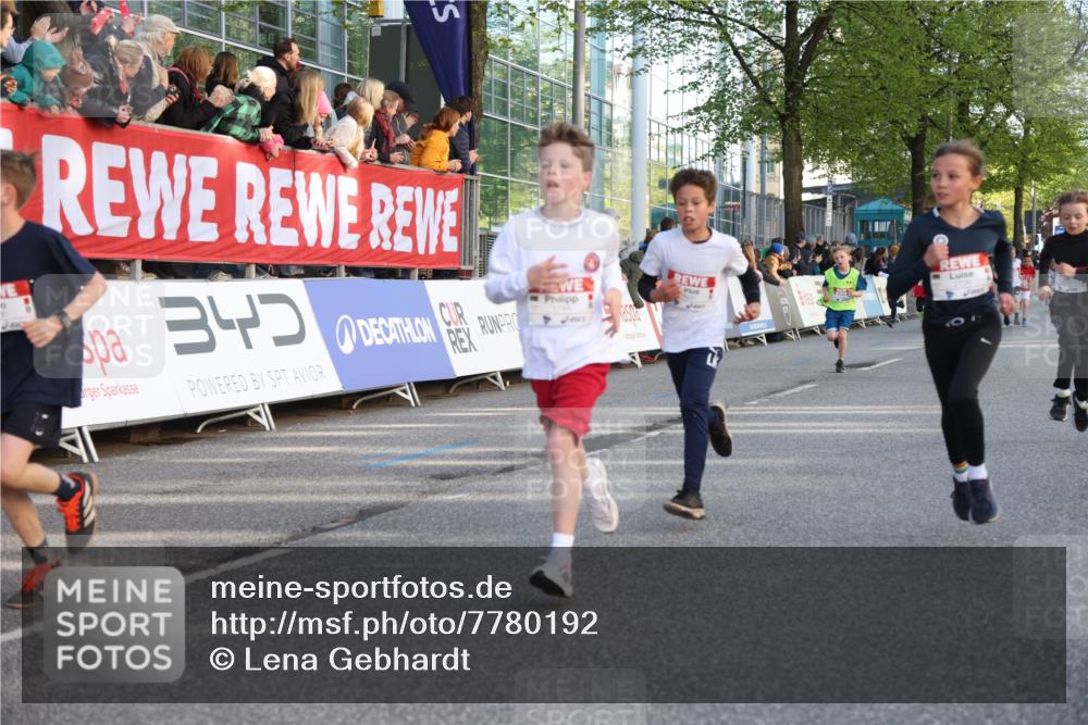 25.04.2025 - Das Zehntel Lena Gebhardt http://msf.ph/oto/7780192 26.04.2025 08:51:22 Ziel 1080, 1087, 1114, 1484, 1488, 1546, 1748, 1757, 1781, 1787, 1922, 1943, 2309, 2325, 2356, 2392, 2474, 2621, 2667, 2672, 2709, 2718, 2734, 2778, 2795, 2827, 2832, 2848, 2914, 2919, 3040, 3097, 3099, 3188, 3231, 3415, 3710, 3782, 3808, 3865, 3877 meine-sportfotos.de