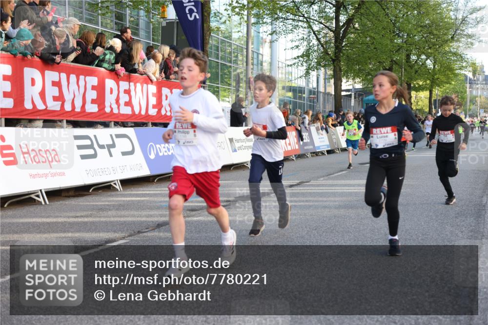 25.04.2025 - Das Zehntel Lena Gebhardt http://msf.ph/oto/7780221 26.04.2025 08:51:22 Ziel 1080, 1087, 1114, 1484, 1488, 1546, 1748, 1757, 1781, 1787, 1922, 1943, 2309, 2325, 2356, 2392, 2474, 2621, 2667, 2672, 2709, 2718, 2734, 2778, 2795, 2827, 2832, 2848, 2914, 2919, 3040, 3097, 3099, 3188, 3231, 3415, 3710, 3782, 3808, 3865, 3877 meine-sportfotos.de