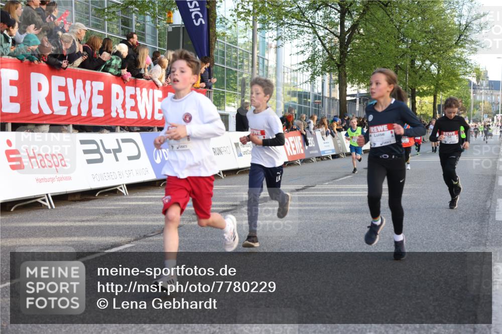 25.04.2025 - Das Zehntel Lena Gebhardt http://msf.ph/oto/7780229 26.04.2025 08:51:22 Ziel 1080, 1087, 1114, 1484, 1488, 1546, 1748, 1757, 1781, 1787, 1922, 1943, 2309, 2325, 2356, 2392, 2474, 2621, 2667, 2672, 2709, 2718, 2734, 2778, 2795, 2827, 2832, 2848, 2914, 2919, 3040, 3097, 3099, 3188, 3231, 3415, 3710, 3782, 3808, 3865, 3877 meine-sportfotos.de