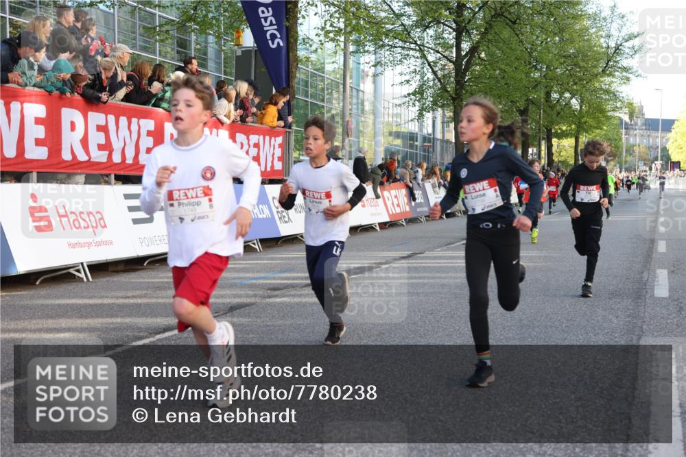 25.04.2025 - Das Zehntel Lena Gebhardt http://msf.ph/oto/7780238 26.04.2025 08:51:22 Ziel 1080, 1087, 1114, 1484, 1488, 1546, 1748, 1757, 1781, 1787, 1922, 1943, 2309, 2325, 2356, 2392, 2474, 2621, 2667, 2672, 2709, 2718, 2734, 2778, 2795, 2827, 2832, 2848, 2914, 2919, 3040, 3097, 3099, 3188, 3231, 3415, 3710, 3782, 3808, 3865, 3877 meine-sportfotos.de