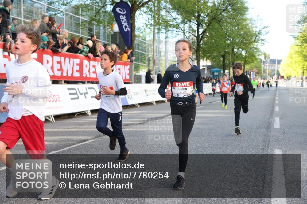25.04.2025 - Das Zehntel Lena Gebhardt http://msf.ph/oto/7780254 26.04.2025 08:51:22 Ziel 1080, 1087, 1114, 1484, 1488, 1546, 1748, 1757, 1781, 1787, 1922, 1943, 2309, 2325, 2356, 2392, 2474, 2621, 2667, 2672, 2709, 2718, 2734, 2778, 2795, 2827, 2832, 2848, 2914, 2919, 3040, 3097, 3099, 3188, 3231, 3415, 3710, 3782, 3808, 3865, 3877 meine-sportfotos.de