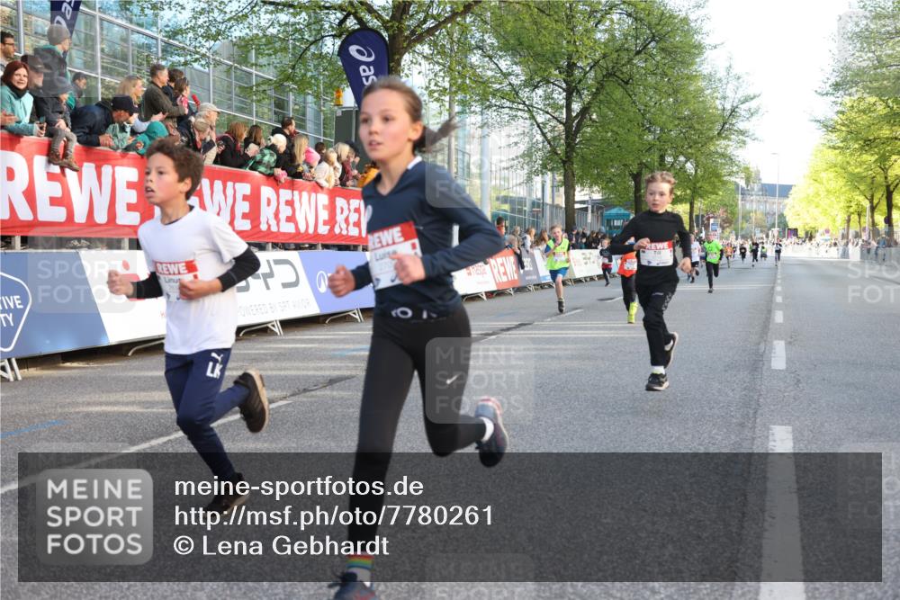 25.04.2025 - Das Zehntel Lena Gebhardt http://msf.ph/oto/7780261 26.04.2025 08:51:23 Ziel 1080, 1087, 1114, 1484, 1488, 1546, 1748, 1757, 1781, 1787, 1922, 1943, 2309, 2325, 2356, 2392, 2474, 2621, 2667, 2672, 2709, 2718, 2734, 2778, 2795, 2827, 2832, 2848, 2914, 2919, 3040, 3097, 3099, 3188, 3231, 3415, 3710, 3782, 3808, 3865, 3877 meine-sportfotos.de
