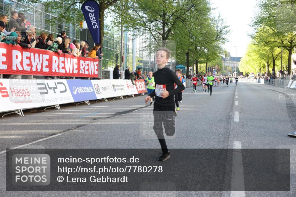 25.04.2025 - Das Zehntel Lena Gebhardt http://msf.ph/oto/7780278 26.04.2025 08:51:23 Ziel 1080, 1087, 1114, 1484, 1488, 1546, 1748, 1757, 1781, 1787, 1922, 1943, 2309, 2325, 2356, 2392, 2474, 2621, 2667, 2672, 2709, 2718, 2734, 2778, 2795, 2827, 2832, 2848, 2914, 2919, 3040, 3097, 3099, 3188, 3231, 3415, 3710, 3782, 3808, 3865, 3877 meine-sportfotos.de