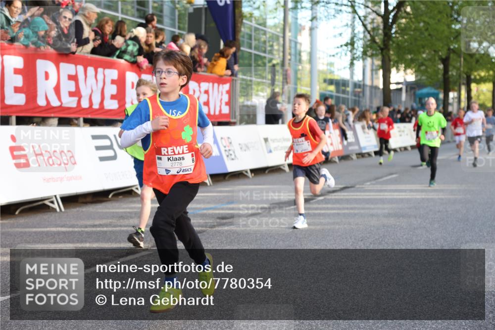 25.04.2025 - Das Zehntel Lena Gebhardt http://msf.ph/oto/7780354 26.04.2025 08:51:25 Ziel 1080, 1087, 1114, 1484, 1488, 1546, 1748, 1757, 1781, 1787, 1922, 1943, 2010, 2309, 2356, 2392, 2474, 2621, 2667, 2672, 2709, 2718, 2734, 2778, 2795, 2827, 2832, 2848, 2853, 2914, 2919, 2960, 3040, 3049, 3097, 3099, 3188, 3231, 3415, 3710, 3782, 3808, 3865, 3877 meine-sportfotos.de