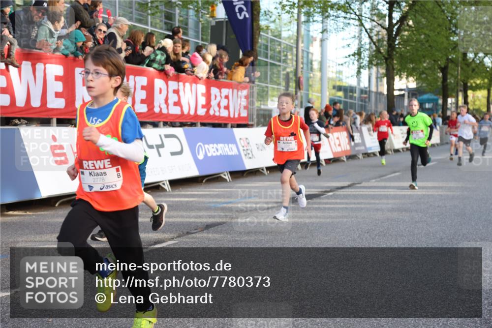25.04.2025 - Das Zehntel Lena Gebhardt http://msf.ph/oto/7780373 26.04.2025 08:51:26 Ziel 1080, 1087, 1114, 1177, 1484, 1488, 1546, 1748, 1757, 1781, 1787, 1922, 1943, 2010, 2213, 2309, 2356, 2392, 2474, 2621, 2667, 2672, 2684, 2709, 2718, 2734, 2778, 2795, 2827, 2832, 2848, 2853, 2907, 2914, 2919, 2960, 3040, 3049, 3097, 3099, 3188, 3231, 3415, 3710, 3808, 3865, 3877 meine-sportfotos.de