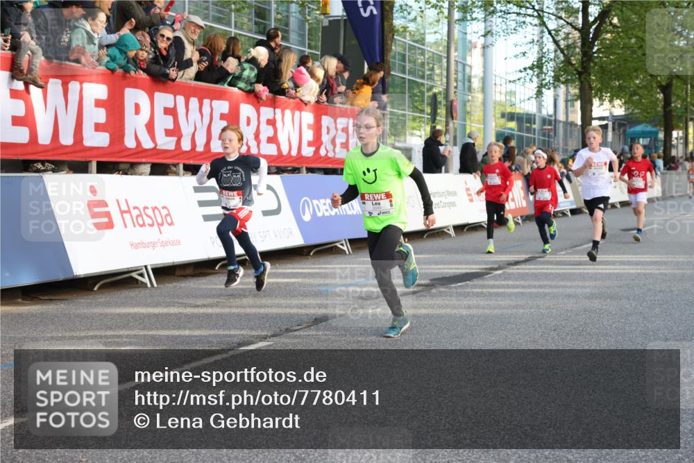 25.04.2025 - Das Zehntel Lena Gebhardt http://msf.ph/oto/7780411 26.04.2025 08:51:27 Ziel 1080, 1087, 1177, 1484, 1488, 1546, 1748, 1757, 1781, 1787, 1922, 1943, 2010, 2213, 2309, 2348, 2356, 2392, 2474, 2621, 2667, 2672, 2684, 2709, 2718, 2734, 2778, 2795, 2827, 2832, 2848, 2853, 2907, 2914, 2919, 2960, 3040, 3049, 3097, 3099, 3188, 3231, 3415, 3710, 3808, 3865, 3877 meine-sportfotos.de