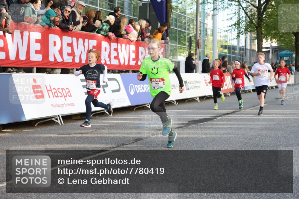 25.04.2025 - Das Zehntel Lena Gebhardt http://msf.ph/oto/7780419 26.04.2025 08:51:27 Ziel 1080, 1087, 1177, 1484, 1488, 1546, 1748, 1757, 1781, 1787, 1922, 1943, 2010, 2213, 2309, 2348, 2356, 2392, 2474, 2621, 2667, 2672, 2684, 2709, 2718, 2734, 2778, 2795, 2827, 2832, 2848, 2853, 2907, 2914, 2919, 2960, 3040, 3049, 3097, 3099, 3188, 3231, 3415, 3710, 3808, 3865, 3877 meine-sportfotos.de