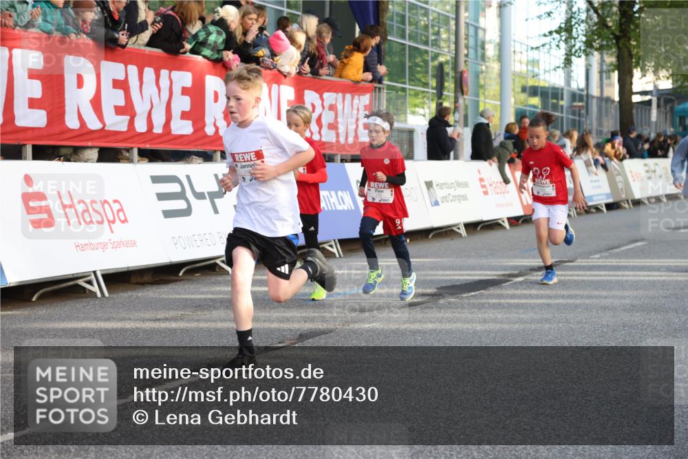 25.04.2025 - Das Zehntel Lena Gebhardt http://msf.ph/oto/7780430 26.04.2025 08:51:29 Ziel 1080, 1087, 1177, 1484, 1488, 1546, 1748, 1757, 1781, 1787, 1922, 1943, 2010, 2213, 2309, 2348, 2356, 2392, 2474, 2505, 2621, 2644, 2667, 2672, 2684, 2700, 2709, 2718, 2778, 2795, 2827, 2832, 2848, 2853, 2907, 2914, 2919, 2960, 3040, 3049, 3066, 3097, 3099, 3188, 3231, 3415, 3710, 3808, 3865, 3877 meine-sportfotos.de