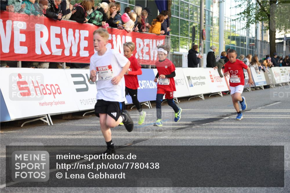 25.04.2025 - Das Zehntel Lena Gebhardt http://msf.ph/oto/7780438 26.04.2025 08:51:29 Ziel 1080, 1087, 1177, 1484, 1488, 1546, 1748, 1757, 1781, 1787, 1922, 1943, 2010, 2213, 2309, 2348, 2356, 2392, 2474, 2505, 2621, 2644, 2667, 2672, 2684, 2700, 2709, 2718, 2778, 2795, 2827, 2832, 2848, 2853, 2907, 2914, 2919, 2960, 3040, 3049, 3066, 3097, 3099, 3188, 3231, 3415, 3710, 3808, 3865, 3877 meine-sportfotos.de