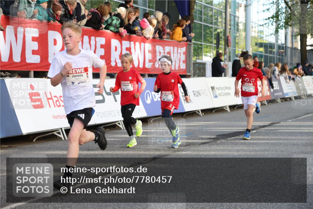 25.04.2025 - Das Zehntel Lena Gebhardt http://msf.ph/oto/7780457 26.04.2025 08:51:29 Ziel 1080, 1087, 1177, 1484, 1488, 1546, 1748, 1757, 1781, 1787, 1922, 1943, 2010, 2213, 2309, 2348, 2356, 2392, 2474, 2505, 2621, 2644, 2667, 2672, 2684, 2700, 2709, 2718, 2778, 2795, 2827, 2832, 2848, 2853, 2907, 2914, 2919, 2960, 3040, 3049, 3066, 3097, 3099, 3188, 3231, 3415, 3710, 3808, 3865, 3877 meine-sportfotos.de