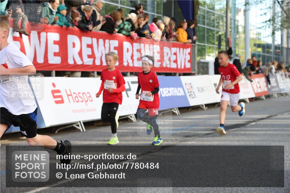 25.04.2025 - Das Zehntel Lena Gebhardt http://msf.ph/oto/7780484 26.04.2025 08:51:29 Ziel 1080, 1087, 1177, 1484, 1488, 1546, 1748, 1757, 1781, 1787, 1922, 1943, 2010, 2213, 2309, 2348, 2356, 2392, 2474, 2505, 2621, 2644, 2667, 2672, 2684, 2700, 2709, 2718, 2778, 2795, 2827, 2832, 2848, 2853, 2907, 2914, 2919, 2960, 3040, 3049, 3066, 3097, 3099, 3188, 3231, 3415, 3710, 3808, 3865, 3877 meine-sportfotos.de