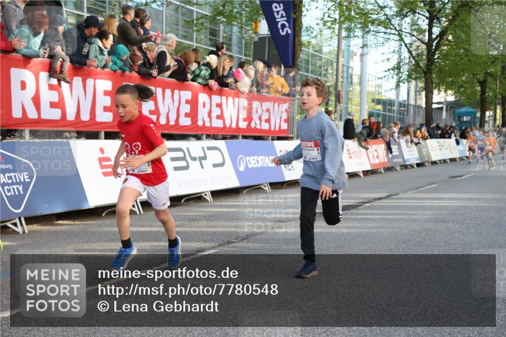 25.04.2025 - Das Zehntel Lena Gebhardt http://msf.ph/oto/7780548 26.04.2025 08:51:30 Ziel 1080, 1087, 1177, 1484, 1488, 1546, 1748, 1757, 1781, 1787, 1922, 1943, 2010, 2213, 2309, 2348, 2356, 2392, 2474, 2505, 2621, 2644, 2667, 2672, 2684, 2700, 2709, 2718, 2778, 2779, 2795, 2827, 2832, 2848, 2853, 2907, 2914, 2919, 2960, 2975, 3040, 3049, 3066, 3097, 3099, 3188, 3231, 3415, 3710, 3808, 3865, 3877 meine-sportfotos.de
