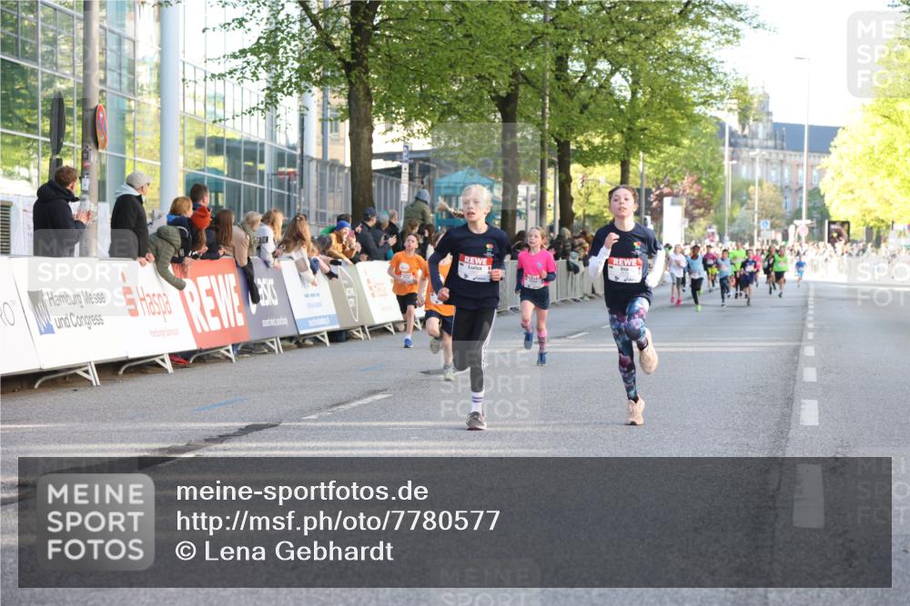 25.04.2025 - Das Zehntel Lena Gebhardt http://msf.ph/oto/7780577 26.04.2025 08:51:32 Ziel 1080, 1087, 1113, 1177, 1484, 1488, 1546, 1748, 1757, 1781, 1787, 1922, 1943, 2010, 2213, 2309, 2348, 2356, 2392, 2474, 2505, 2621, 2644, 2667, 2672, 2684, 2700, 2709, 2718, 2778, 2779, 2795, 2827, 2832, 2848, 2853, 2907, 2914, 2919, 2960, 2975, 3040, 3049, 3066, 3097, 3099, 3188, 3231, 3415, 3486, 3538, 3710, 3808, 3877 meine-sportfotos.de