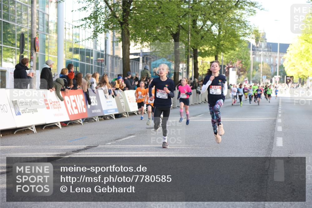 25.04.2025 - Das Zehntel Lena Gebhardt http://msf.ph/oto/7780585 26.04.2025 08:51:32 Ziel 1080, 1087, 1113, 1177, 1484, 1488, 1546, 1748, 1757, 1781, 1787, 1922, 1943, 2010, 2213, 2309, 2348, 2356, 2392, 2474, 2505, 2621, 2644, 2667, 2672, 2684, 2700, 2709, 2718, 2778, 2779, 2795, 2827, 2832, 2848, 2853, 2907, 2914, 2919, 2960, 2975, 3040, 3049, 3066, 3097, 3099, 3188, 3231, 3415, 3486, 3538, 3710, 3808, 3877 meine-sportfotos.de
